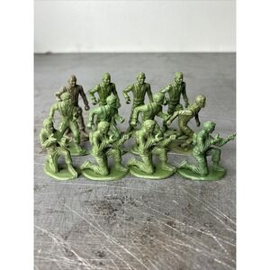 Vintage MPC Ring Hand Soldier Lot Of 12 Walking Kneeling Lunging Green 2.5"